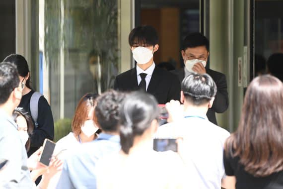 b i ikon scandal 90900890380928308203