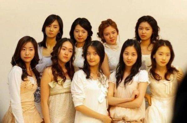 Heo Chanmi (leftmost bottom row) used to be in the SNSD lineup pre-debut.