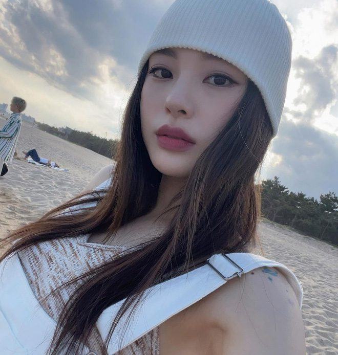 Noze is considered to look similar to ITZY Yeji.