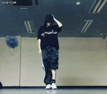 Knets name 10 Kpop idols who can compete with professional dancers on shows like 'Street Woman Fighter'