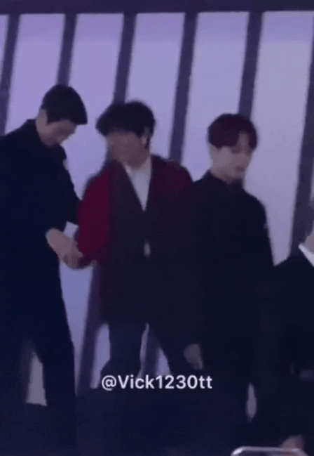 The truth is clear as soon as you get off the stage: The two hold hands, talk, and laugh a lot