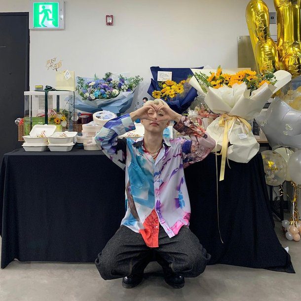 iKOn B.I