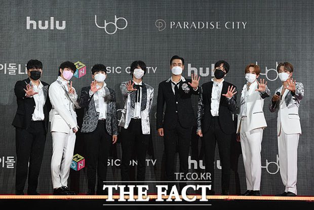 the fact red carpet