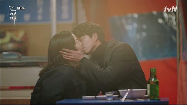 Goblin kim go eun gong yoo