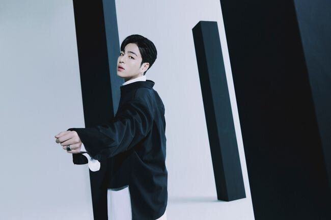 ikon kim jun hoe