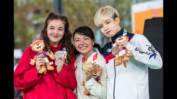 Yell (far right) made Korea proud when she won the bronze medal at the 2018 Buenos Aires Youth Olympic Games B-girl 1vs1