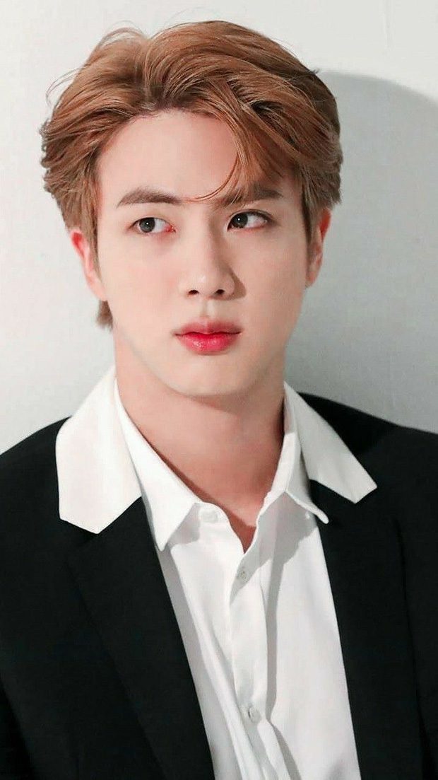 Jin is lucky to inherit a straight high nose bridge from his mother