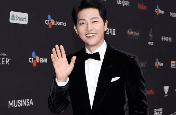 Actor Song Joong-ki receives Presidential Citation for his consistent donations
