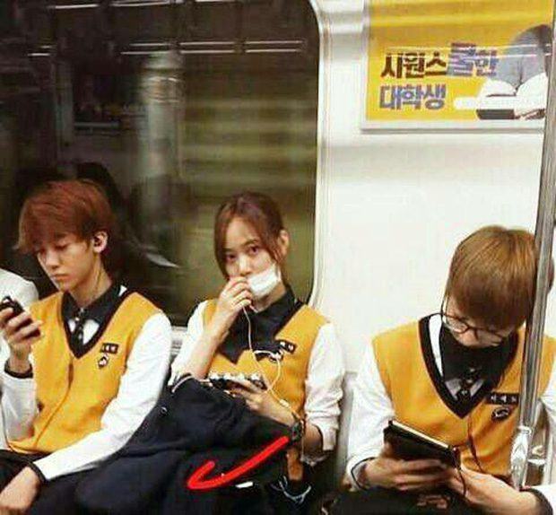 Jeno and Jaemin went to school together and took care of their female friend in crowded places
