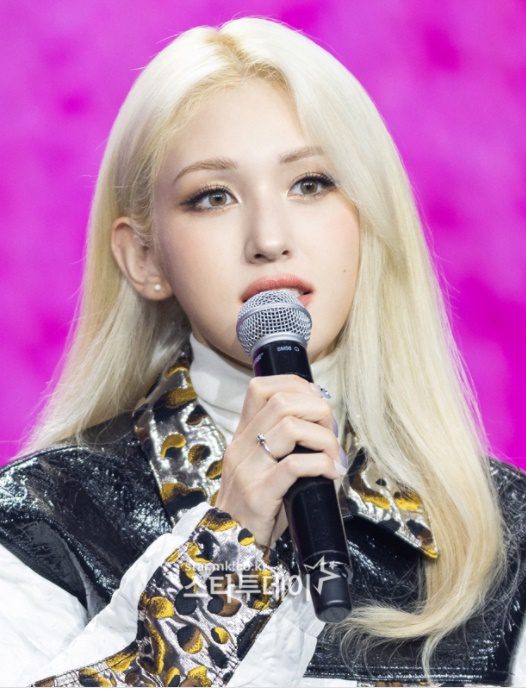 jeon somi xoxo