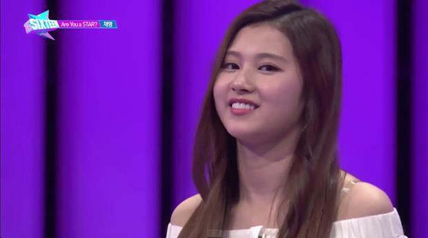 twice sana The 1996-born female idol had a round face at that time