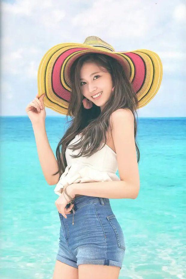 twice sana The female idol is much more beautiful than before