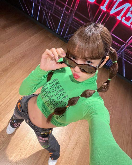 BLACKPINK Lisa reached a new milestone with 65 million Instagram followers
