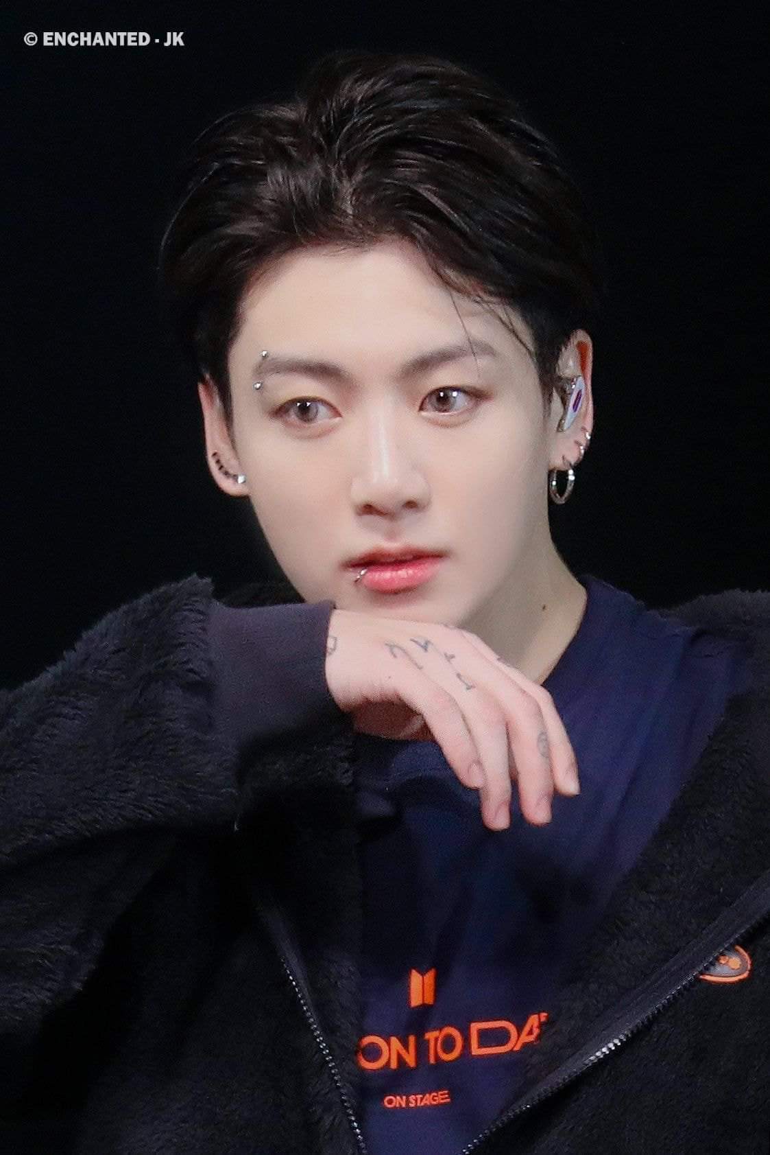 Jungkook continues to cause chaos because of his new lip piercing. (Photo: Internet)