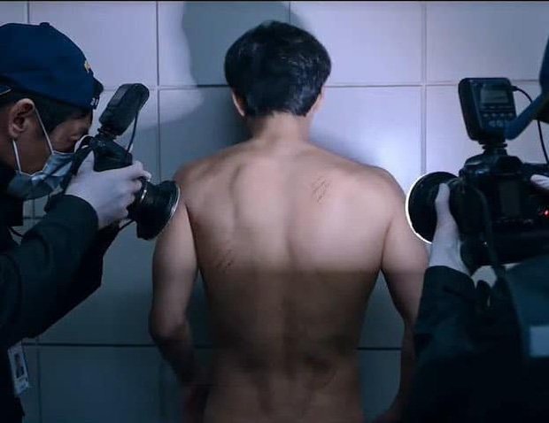 Kim Soo Hyun unexpectedly makes a nude scene in One Ordinary Day