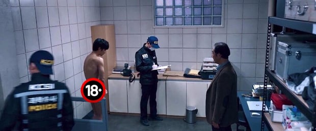 Kim Soo Hyun unexpectedly makes a nude scene in One Ordinary Day