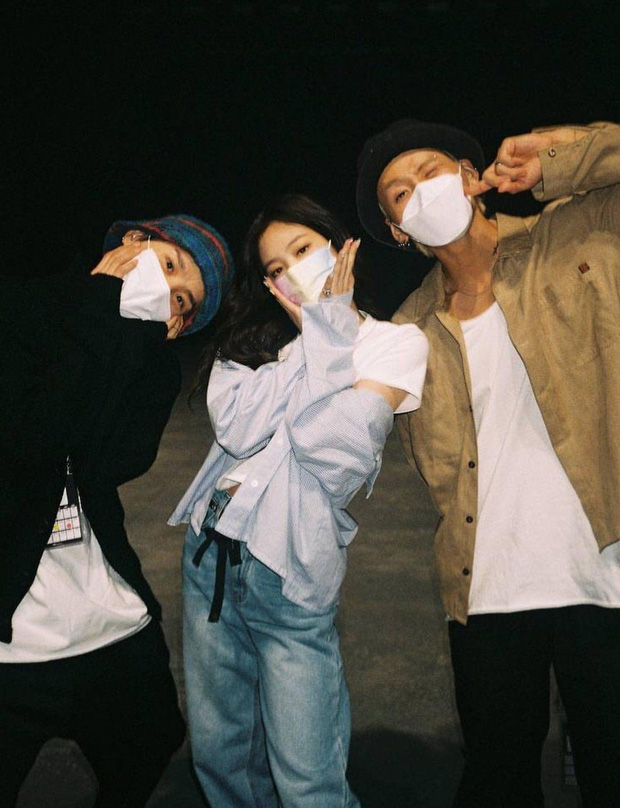 Blackpink Jennie Kwon Young Deuk Kwon Young Don Netizens surprised to see Chanel ambassador Jennie gave Gucci gifts to YG dancers