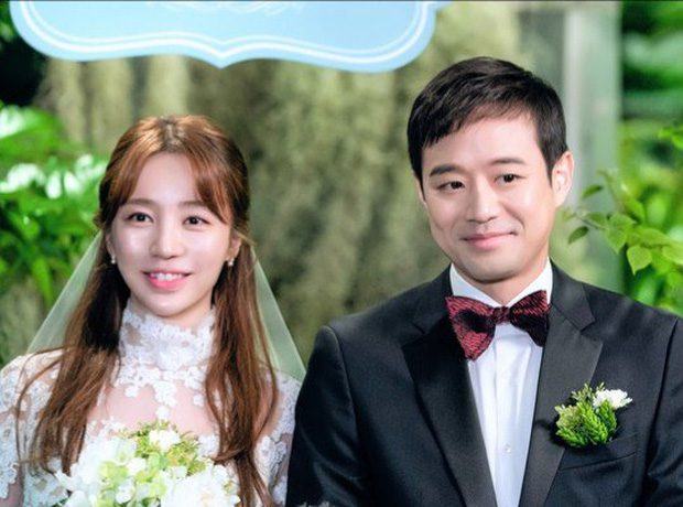 Yoon Eun Hye love alert