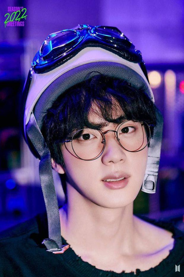 Jin's handsome image was teased in 2022 Season's Greetings