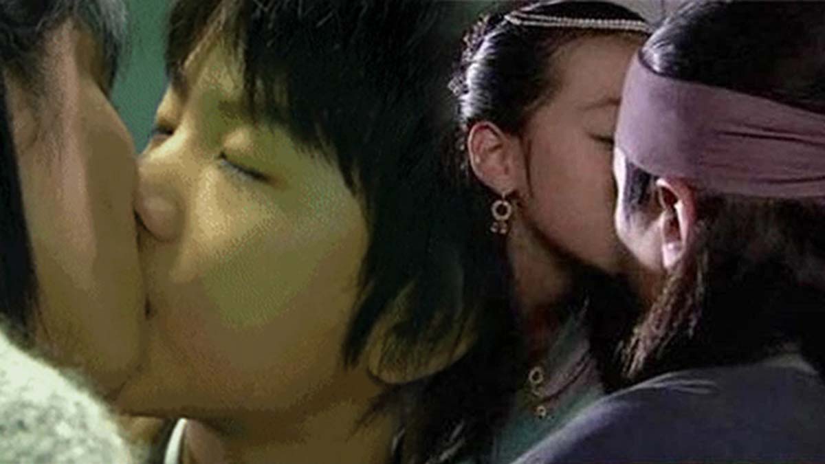 k actor minor kiss