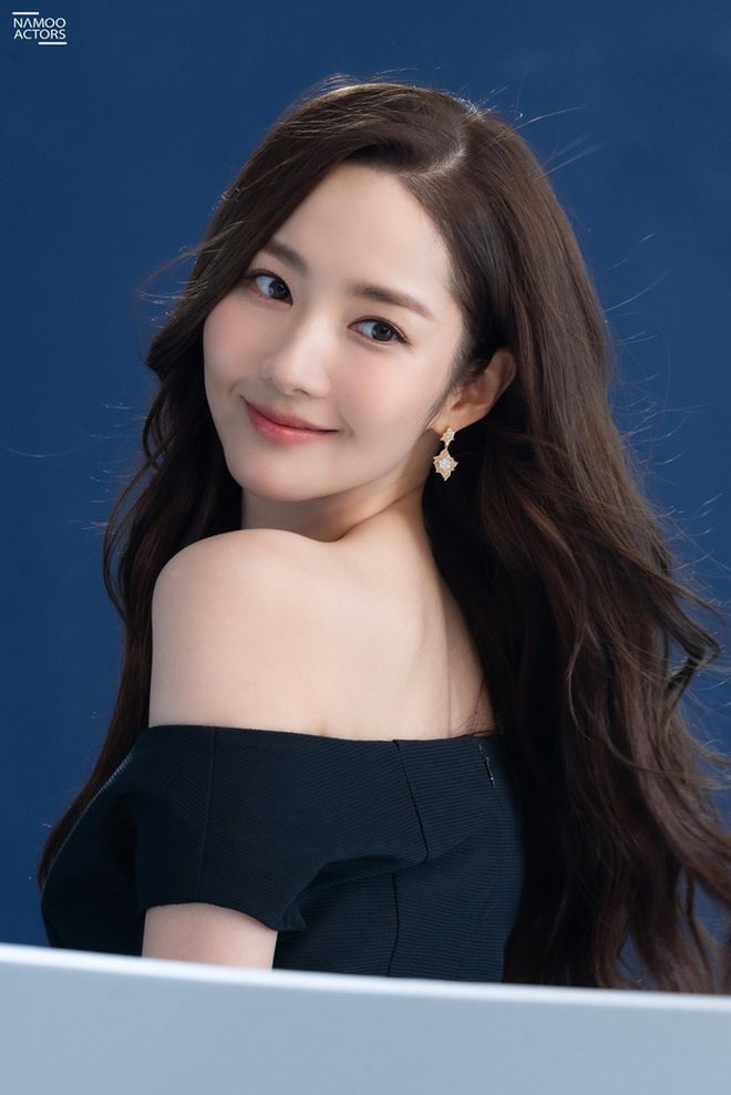Unseen fantaken photos of Park Min Young and Song Kang during the shooting of their new drama