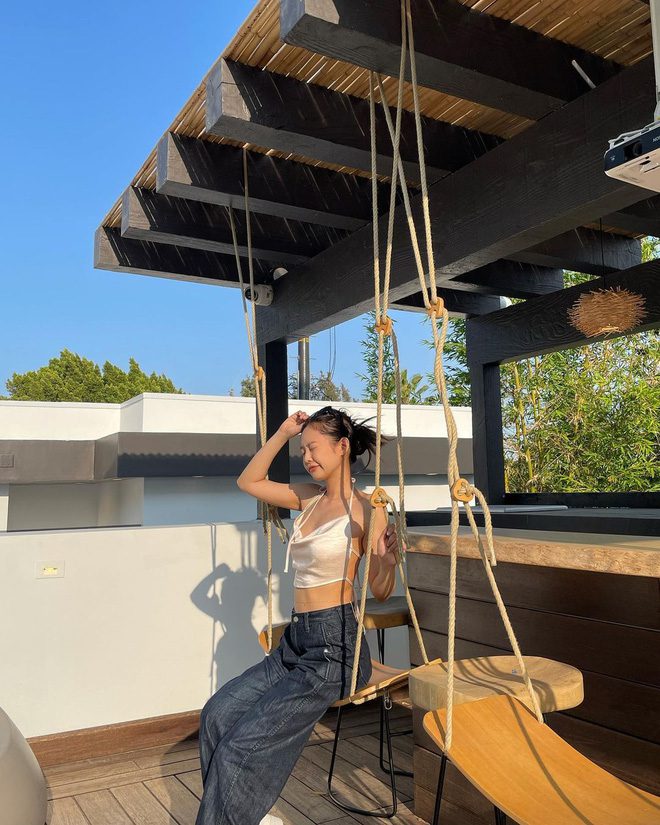 jennie outfit