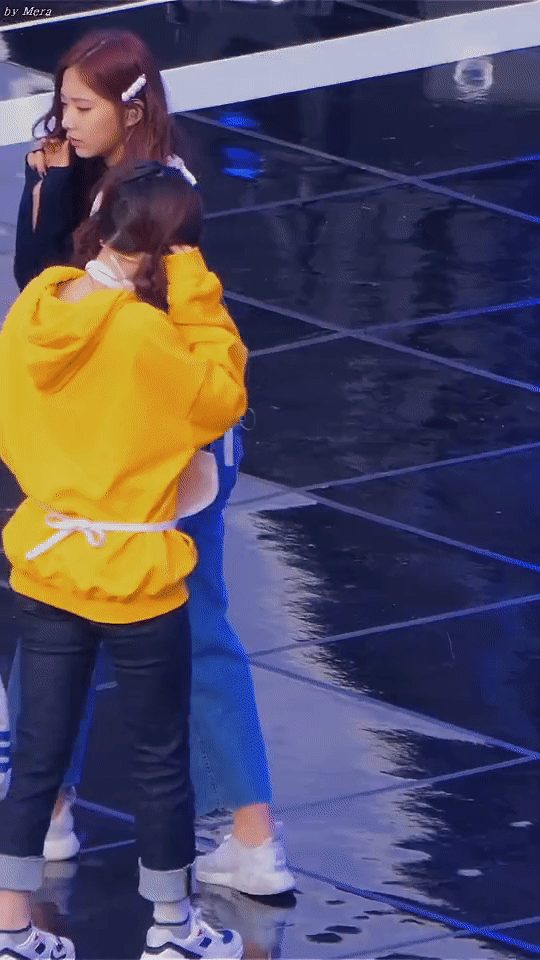 Tzuyu's cute moment