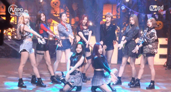 twice K-netizens are divided over the girl group with all-time best average visual: Red Velvet is barely mentioned, the most picked 4th gen group is not aespa