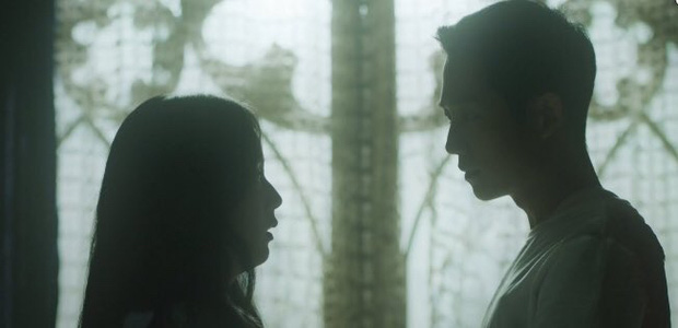 According to the trailer of the next episode, when running away, one of the two is likely to get injured.
