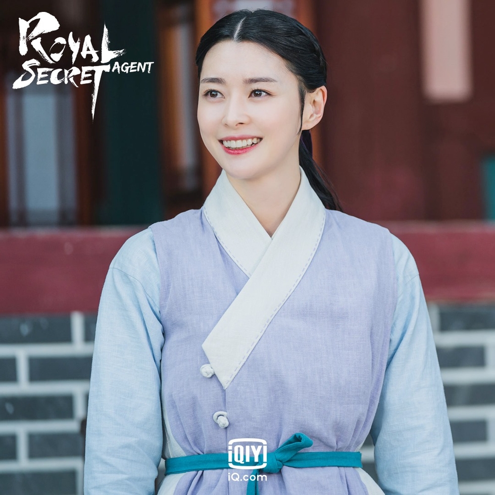 Kwon Nara

