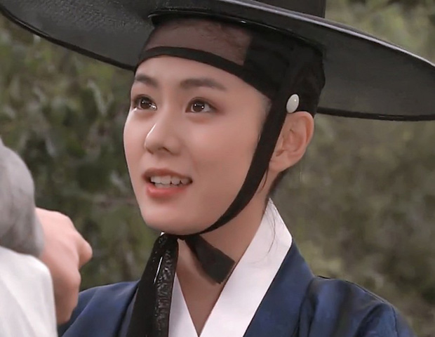 Both Son Ye Jin and Park Min Young look too pretty for gender bending characters 