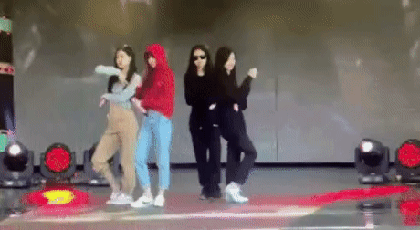 BLACKPINK Jennie IVE Wonyoung