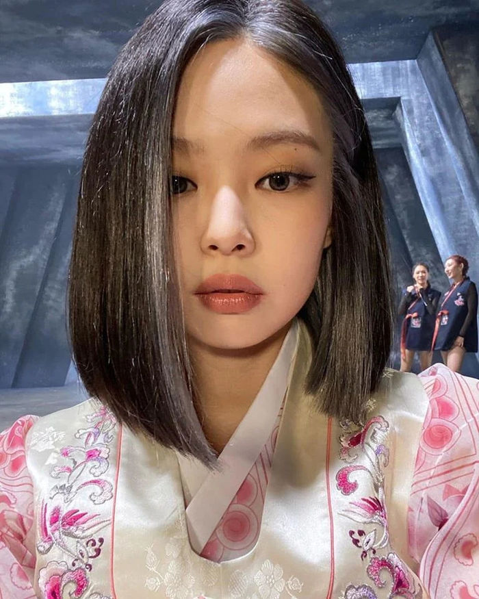 BLACKPINK Jennie makeup style