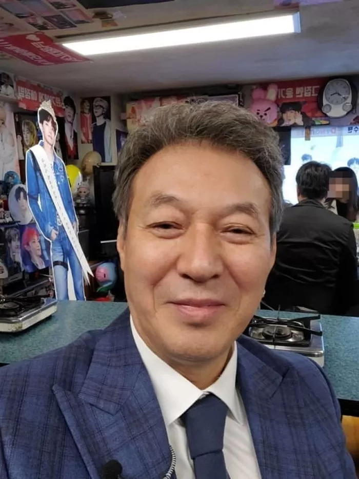 Kim Gap-soo is an ARMY