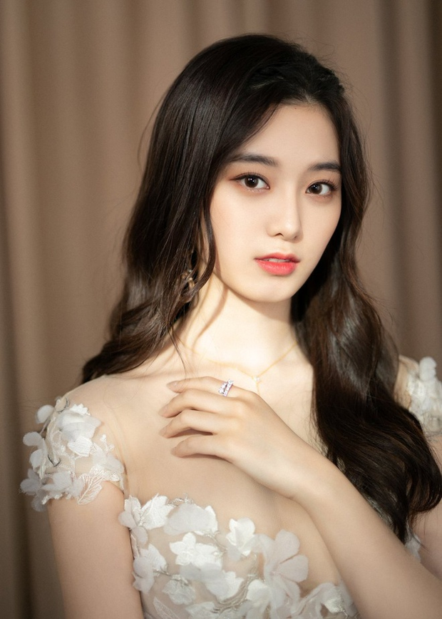 Xu Yiyang was not able to debut through Produce Camp 2020 but she has received great support from Huang Zitao