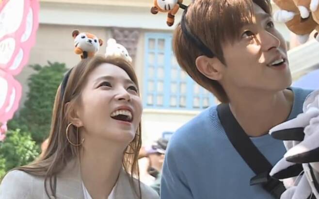 BoA - U-Know Yunho, "We're like fraternal twins"