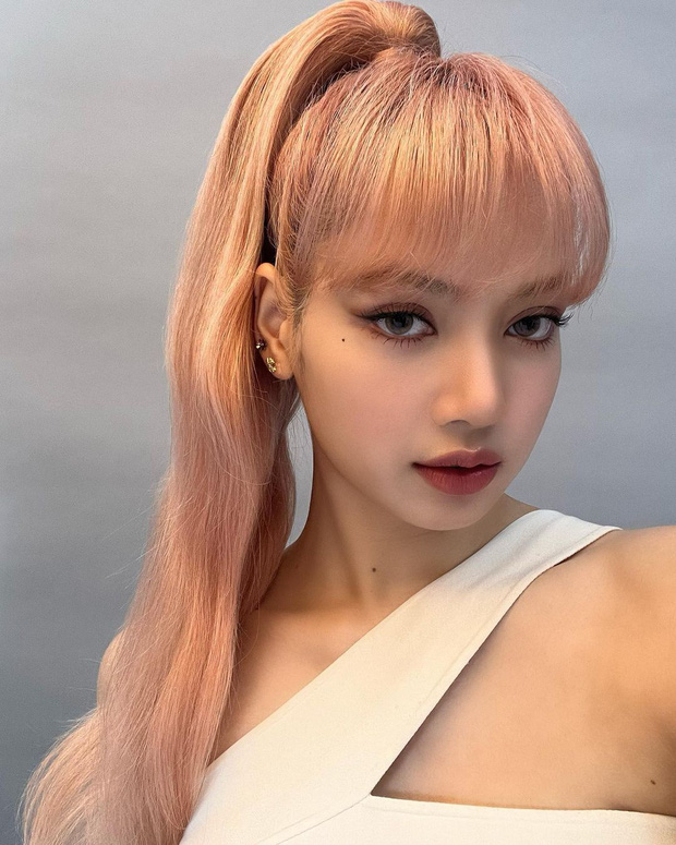 Lisa BLACKPINK in Thailand