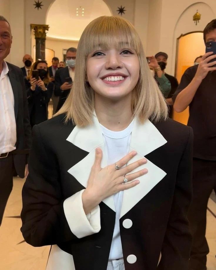 blackpink lisa