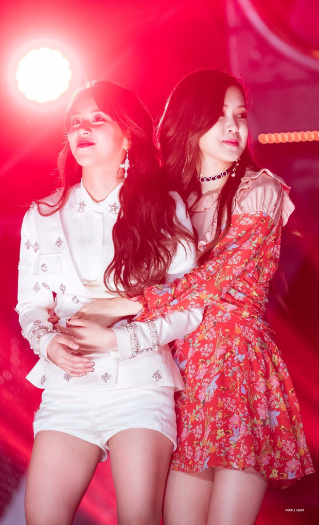 Rose and Chaeyoung