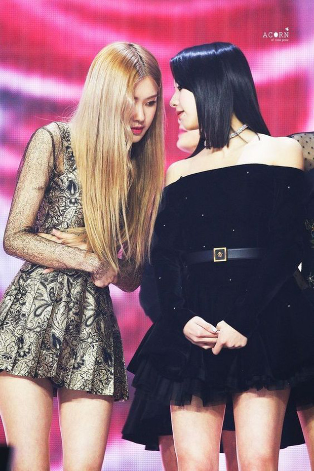 Rose and Chaeyoung