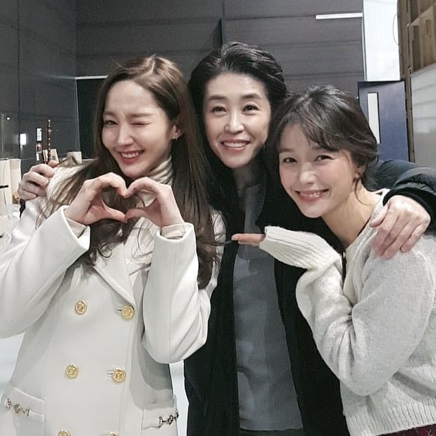 Collaborated with Park Mi Young 4 times, appeared as her mother 3 out of 4