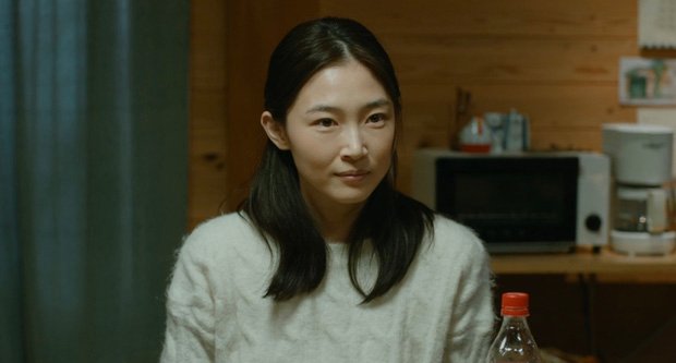 Park Yu Rim plays the role of Lee Yoo Na, a deaf girl
