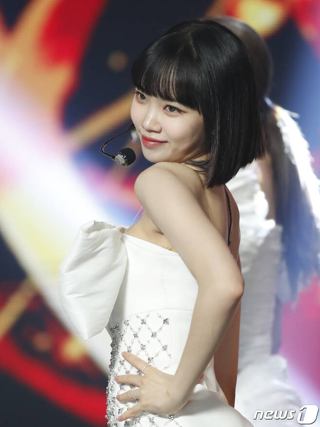 Le Sserafim chaewon