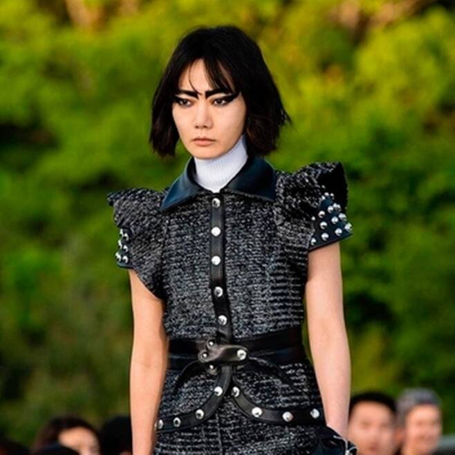 bae doona louis vuitton