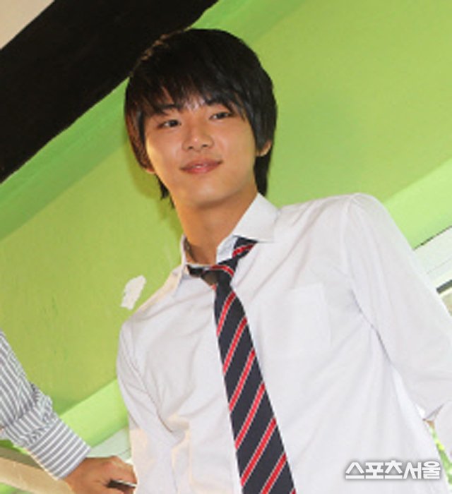 yoon-shi-yoon