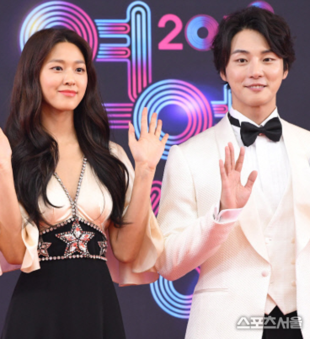 yoon-shi-yoon