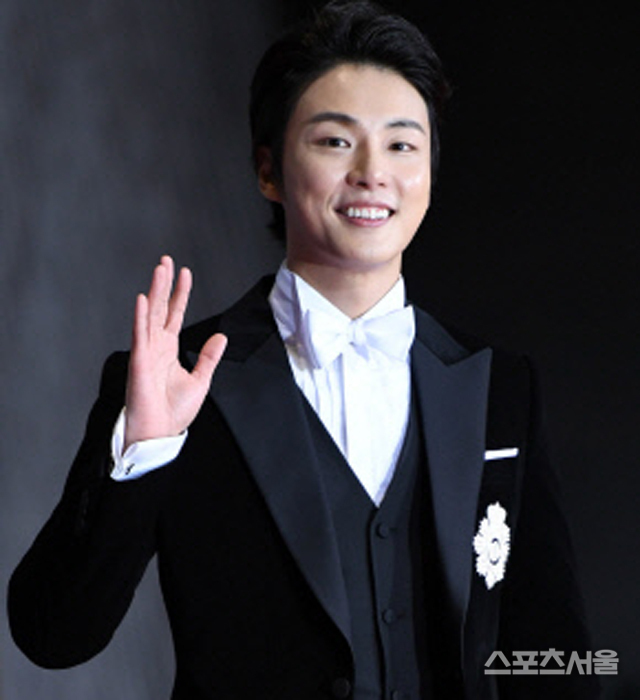 yoon-shi-yoon