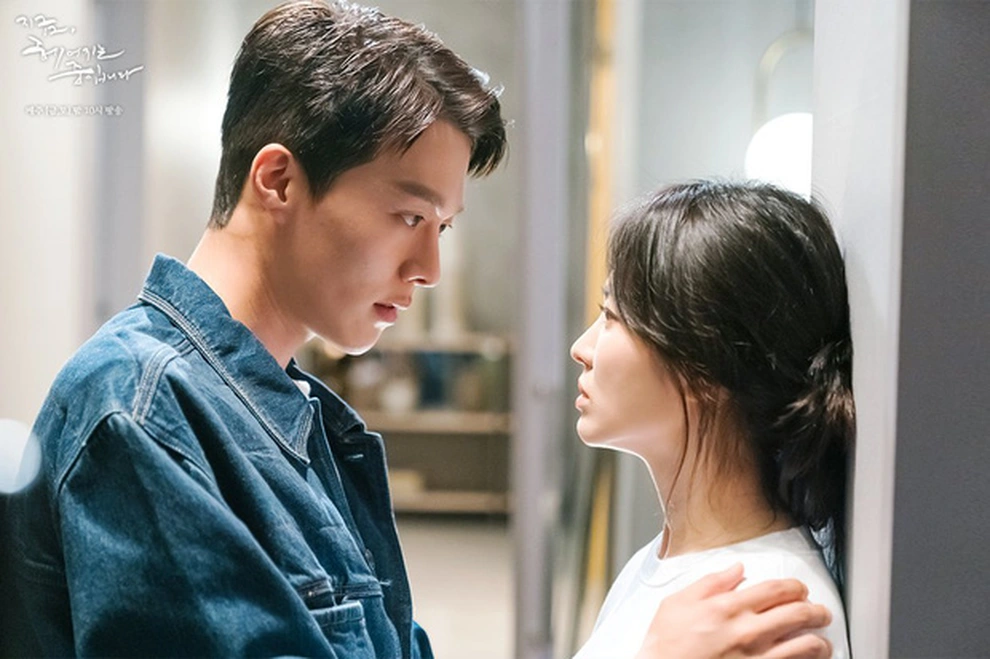 Song Hye Kyo and Jang Ki Yong in “Now, We Are Breaking Up”