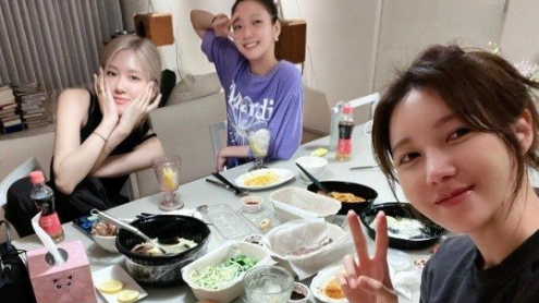 Lee Ji ah Kim Go eun Blackpink Rosé thumbnail