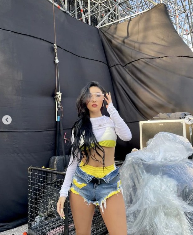 hwasa instagram